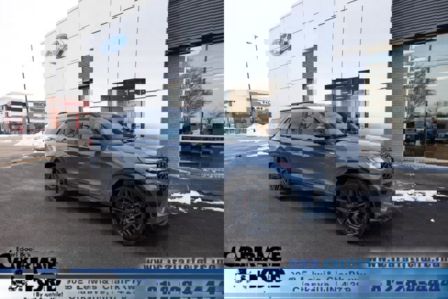 Certified 2025 Ford Explorer ST-Line w/ Premium Package image 6