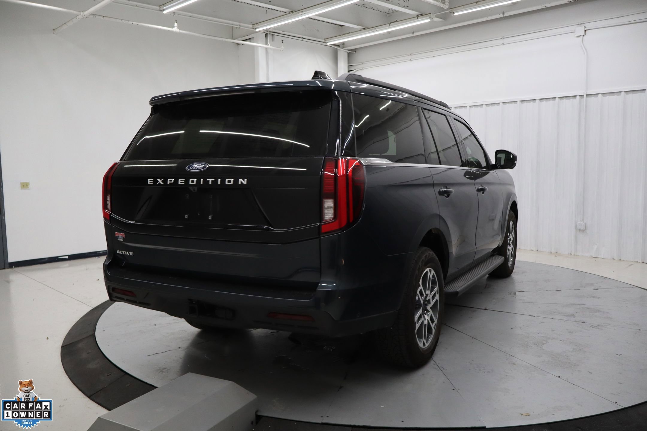 Certified 2025 Ford Expedition Active image 4