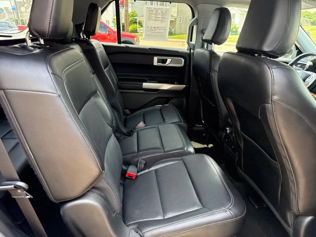 Certified 2022 Ford Explorer Limited w/ Equipment Group 301A AWD/4WD image 38