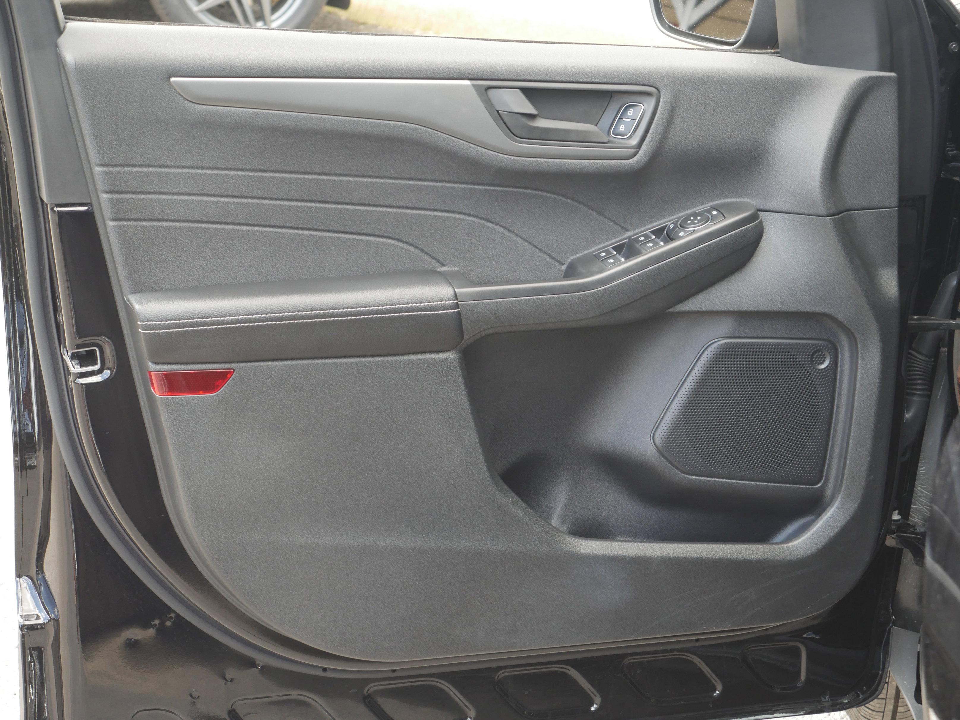 Certified 2024 Ford Escape Active AWD/4WD image 34