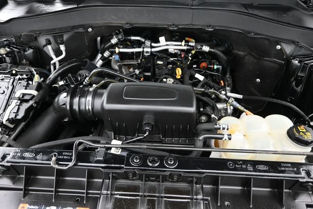 Certified 2022 Ford Explorer XLT w/ Equipment Group 202A AWD/4WD image 35