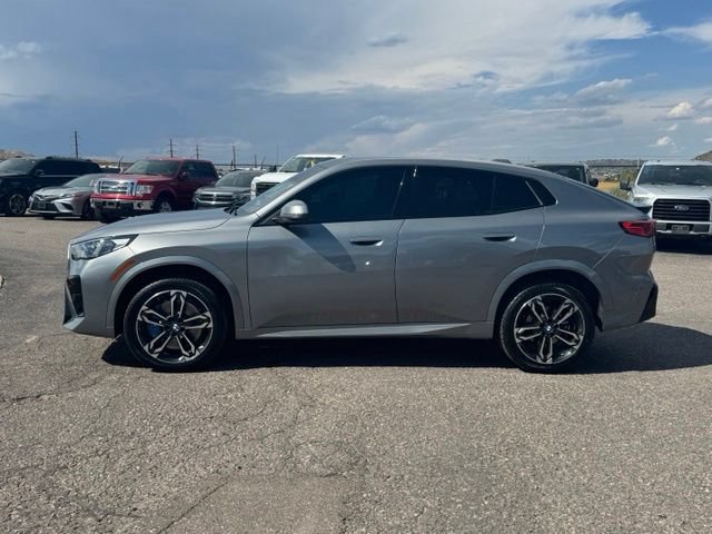 Used 2025 BMW X2 xDrive28i AWD/4WD image 2