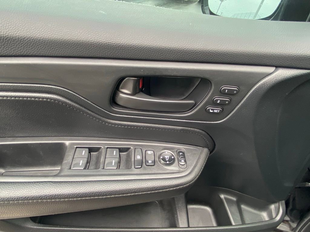 Used 2023 Honda Odyssey Sport image 11