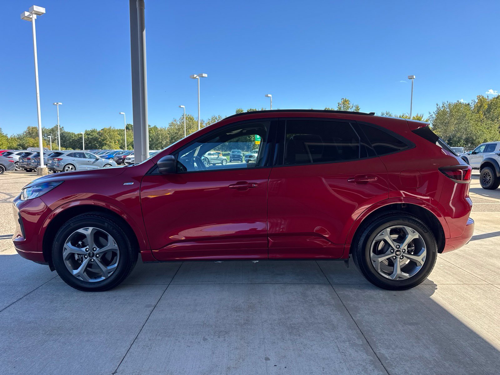Certified 2024 Ford Escape ST-Line w/ Tech Pack #1 AWD/4WD image 4
