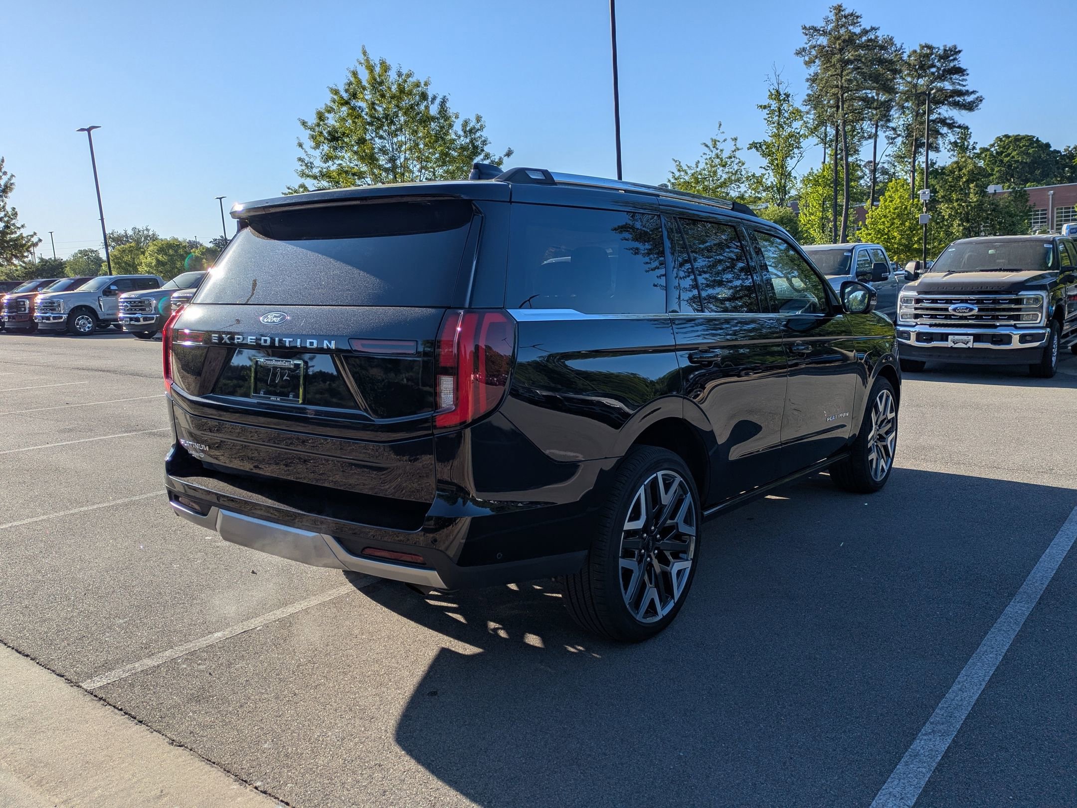 Certified 2025 Ford Expedition Platinum w/ Platinum Ultimate Package AWD/4WD image 4