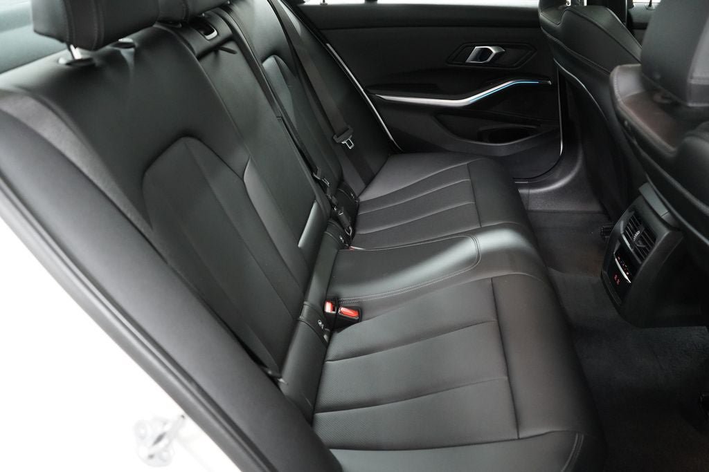 Used 2024 BMW 330i xDrive Sedan AWD/4WD image 29