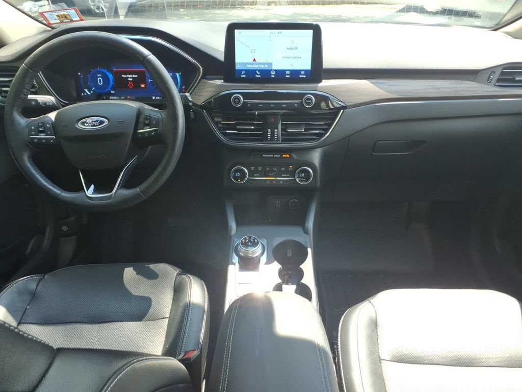Certified 2020 Ford Escape Titanium w/ Titanium Premium Package 2.0 AWD/4WD image 13
