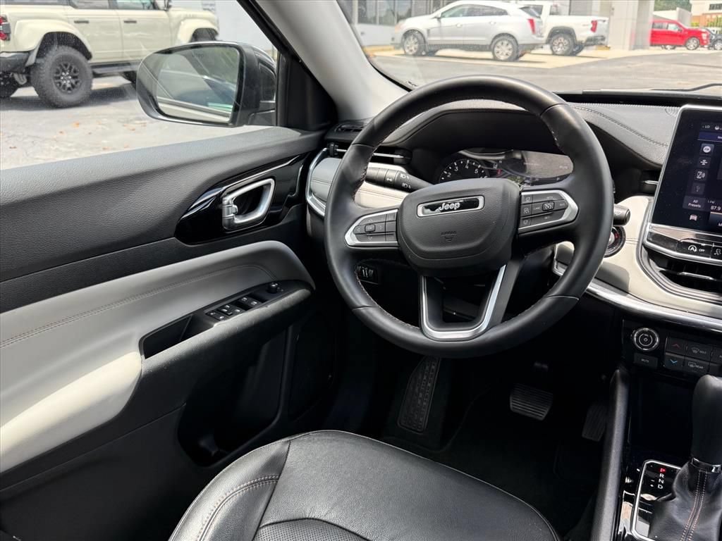 Used 2022 Jeep Compass Limited AWD/4WD image 11