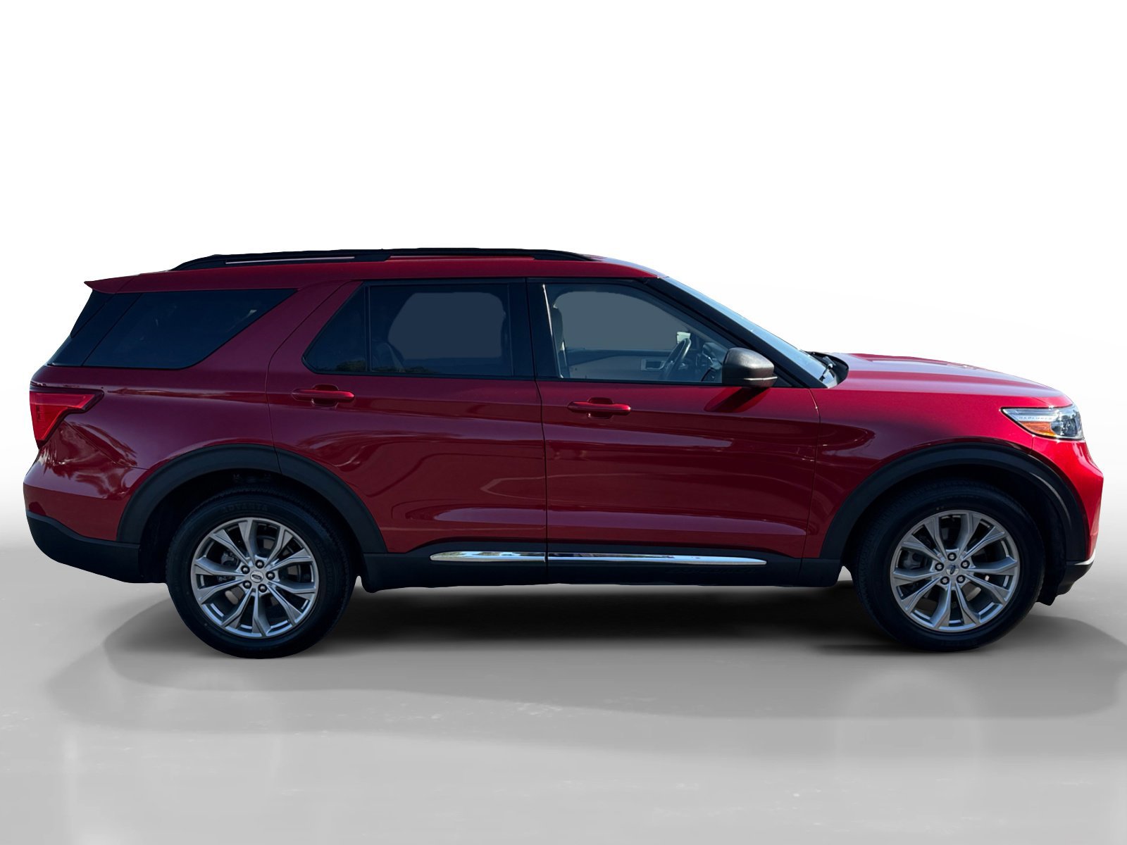 Certified 2021 Ford Explorer XLT w/ Equipment Group 202A AWD/4WD image 2