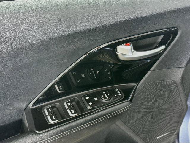 Used 2022 Kia Niro EX Premium FWD image 20