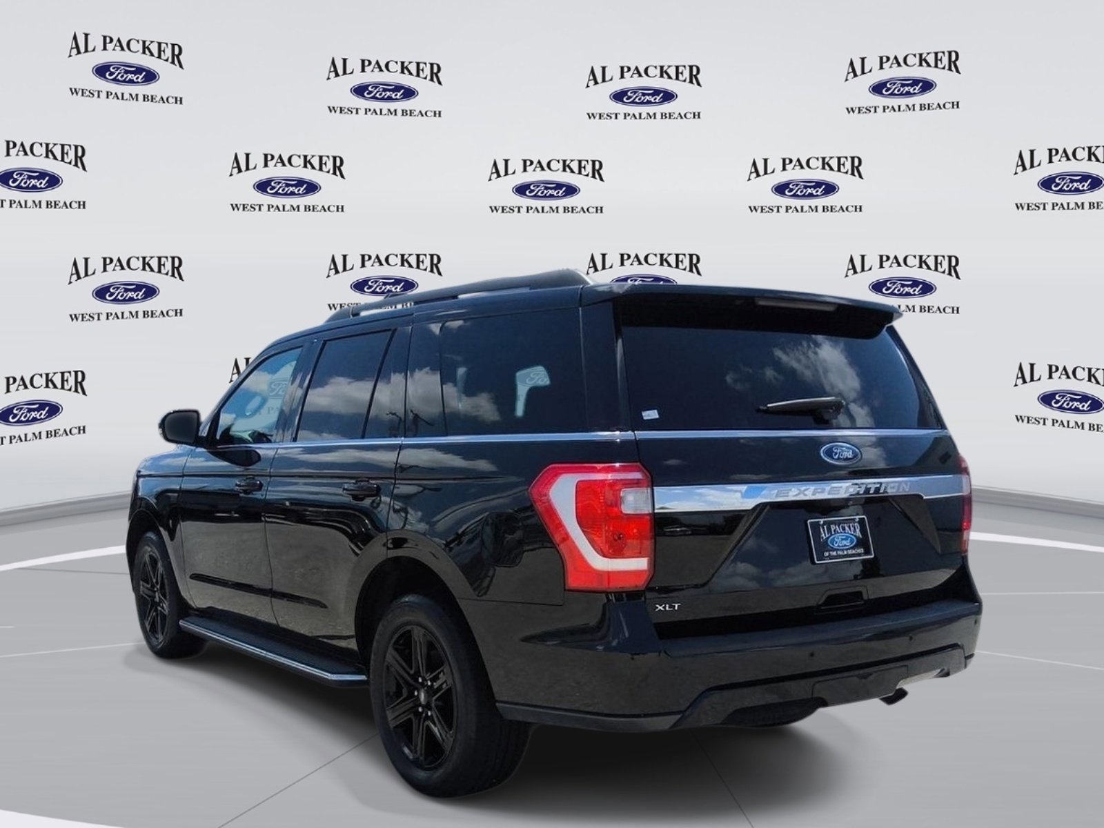 Certified 2021 Ford Expedition XLT RWD image 3
