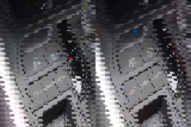 Used 2019 Toyota RAV4 XLE Premium image 24