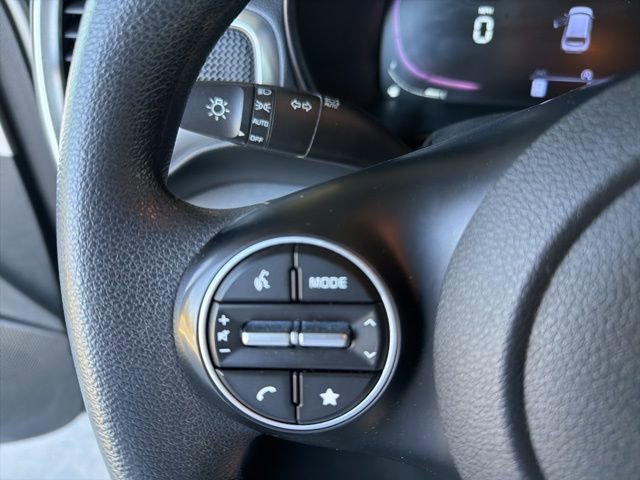 Used 2023 Kia Soul LX FWD image 19