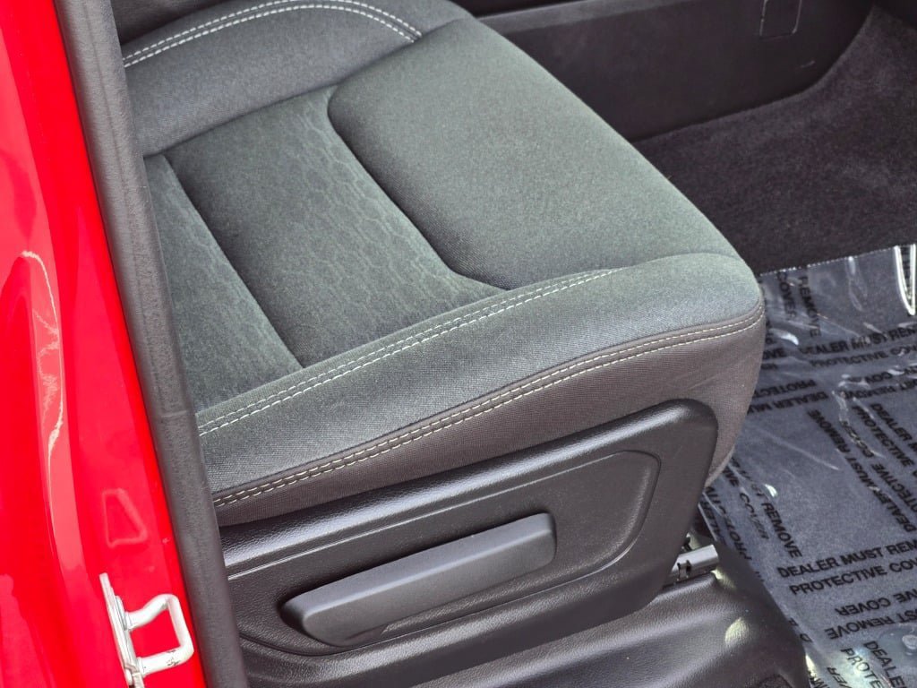 Used 2025 RAM 1500 Big Horn AWD/4WD image 7