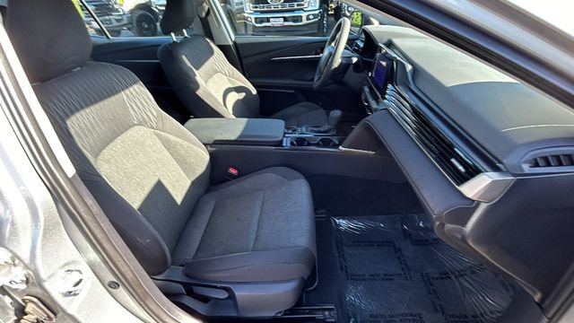 Used 2025 Toyota Camry LE image 11