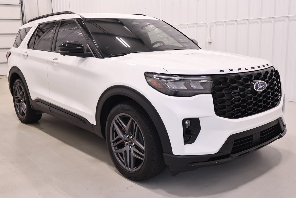 Certified 2026 Ford Explorer ST w/ Sun And Sound Package AWD/4WD image 4