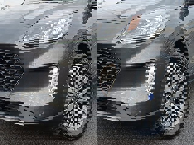 Certified 2020 Ford Escape Titanium image 32