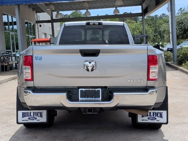 Used 2024 RAM 3500 Tradesman w/ Chrome Appearance Group AWD/4WD image 4