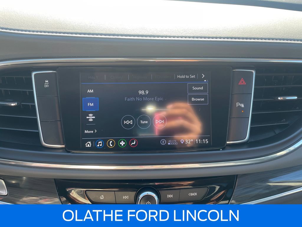 Used 2020 Buick Enclave Essence image 14