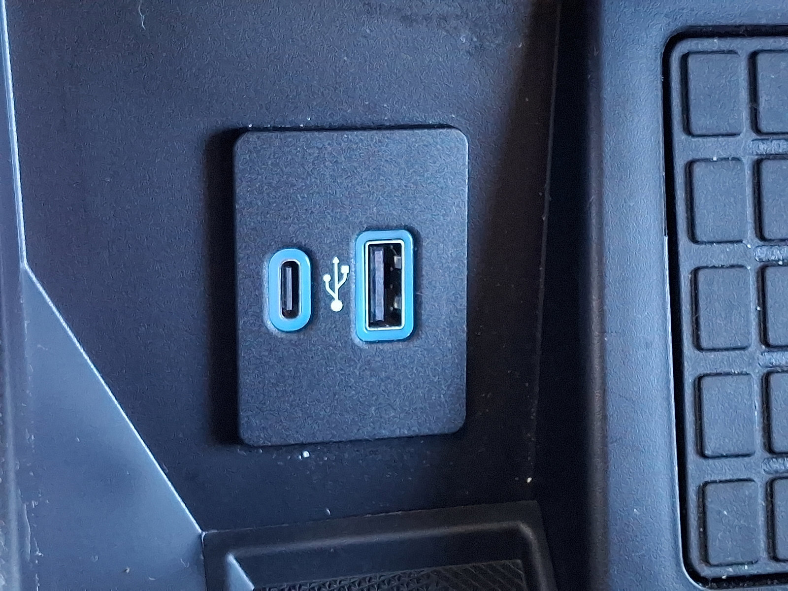 Certified 2023 Ford F150 Platinum w/ Equipment Group 701A High image 27