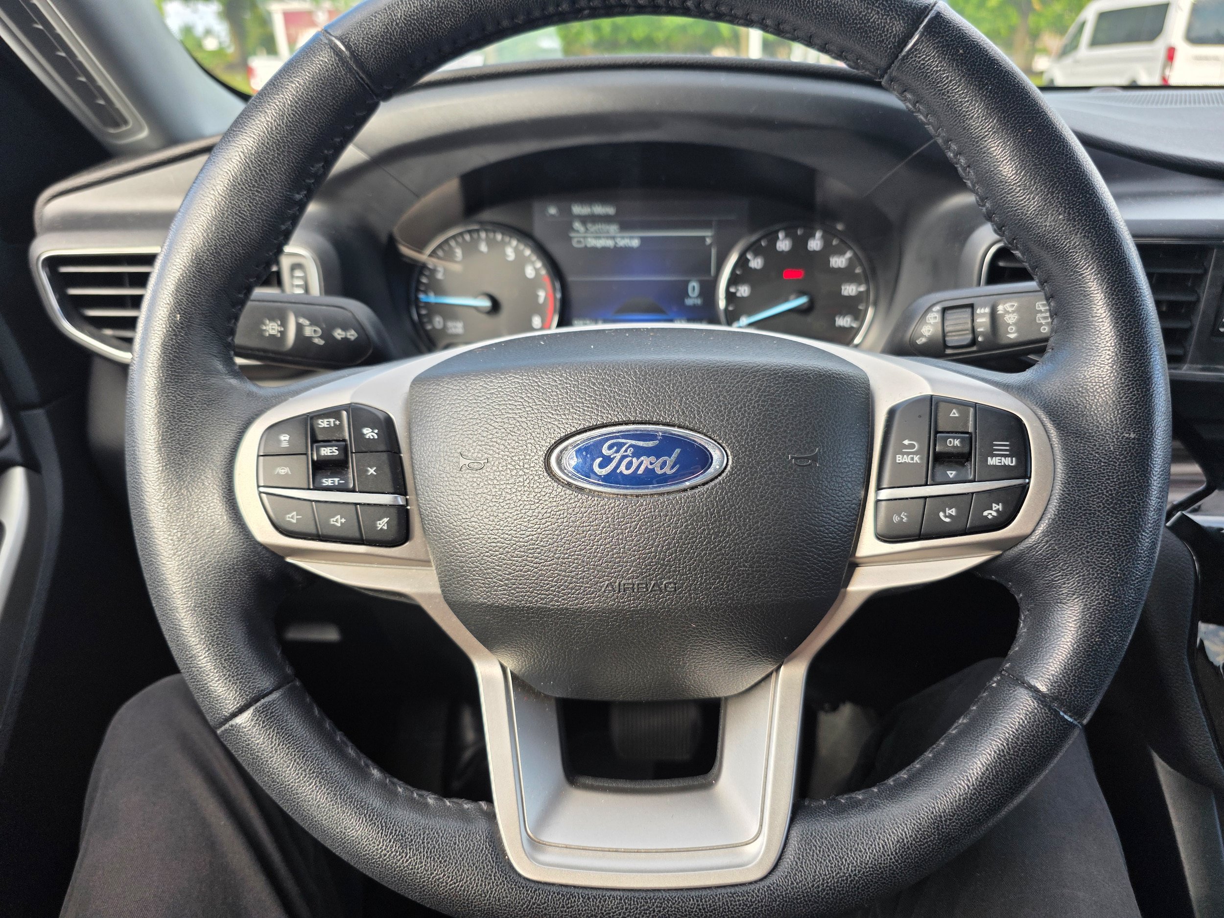 Certified 2022 Ford Explorer Limited w/ Equipment Group 301A AWD/4WD image 13