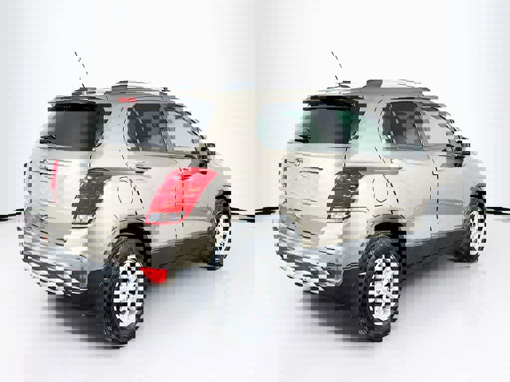 Used 2021 Chevrolet Trax LT w/ Driver Confidence Package image 5