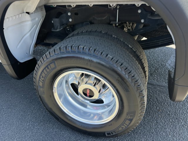 Used 2022 GMC Sierra 3500 Denali w/ Denali Ultimate Package AWD/4WD image 11