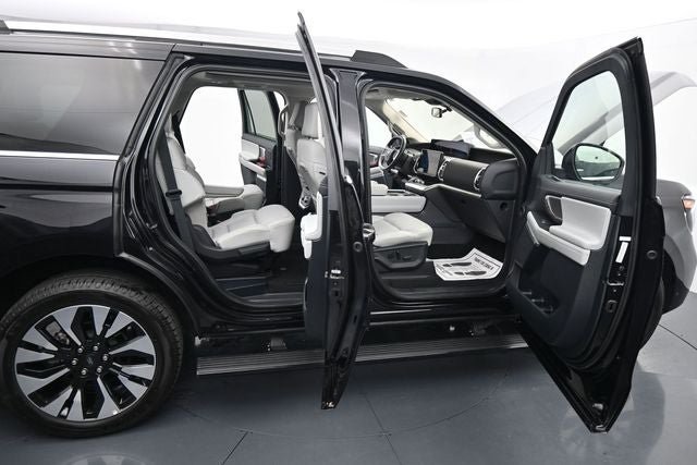 Certified 2025 Ford Expedition Platinum w/ Driver's Package AWD/4WD image 13