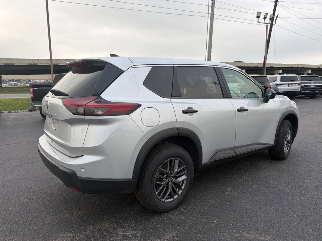 Used 2024 Nissan Rogue S FWD image 6