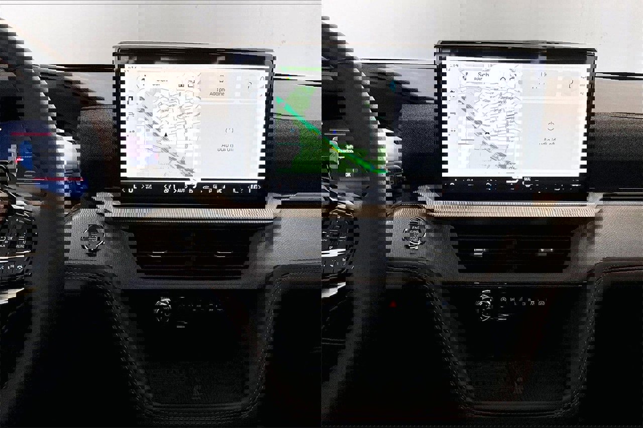 Certified 2025 Ford Explorer ST image 9