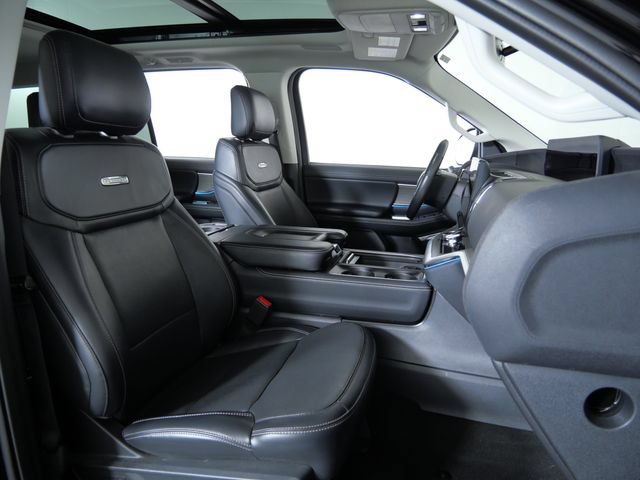 Certified 2025 Ford Expedition Platinum w/ Driver's Package AWD/4WD image 14