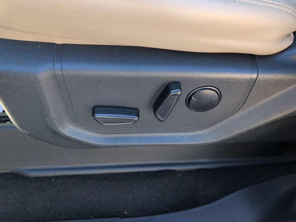Certified 2024 Ford Expedition Max XLT image 9