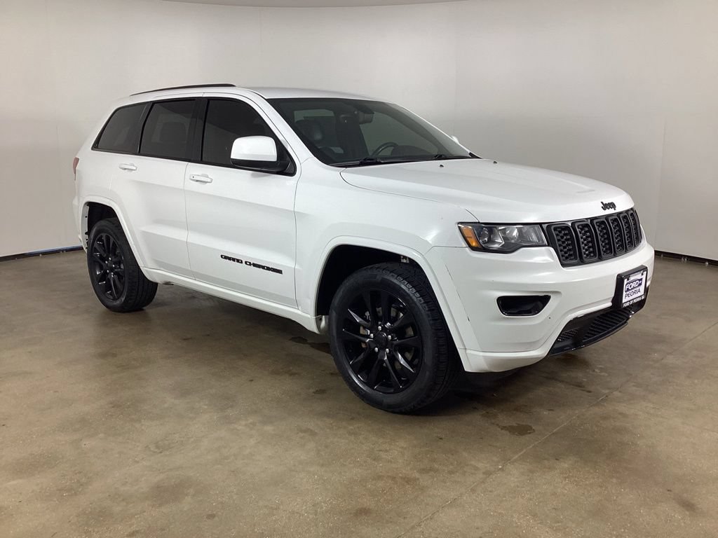 Used 2018 Jeep Grand Cherokee Altitude AWD/4WD image 5