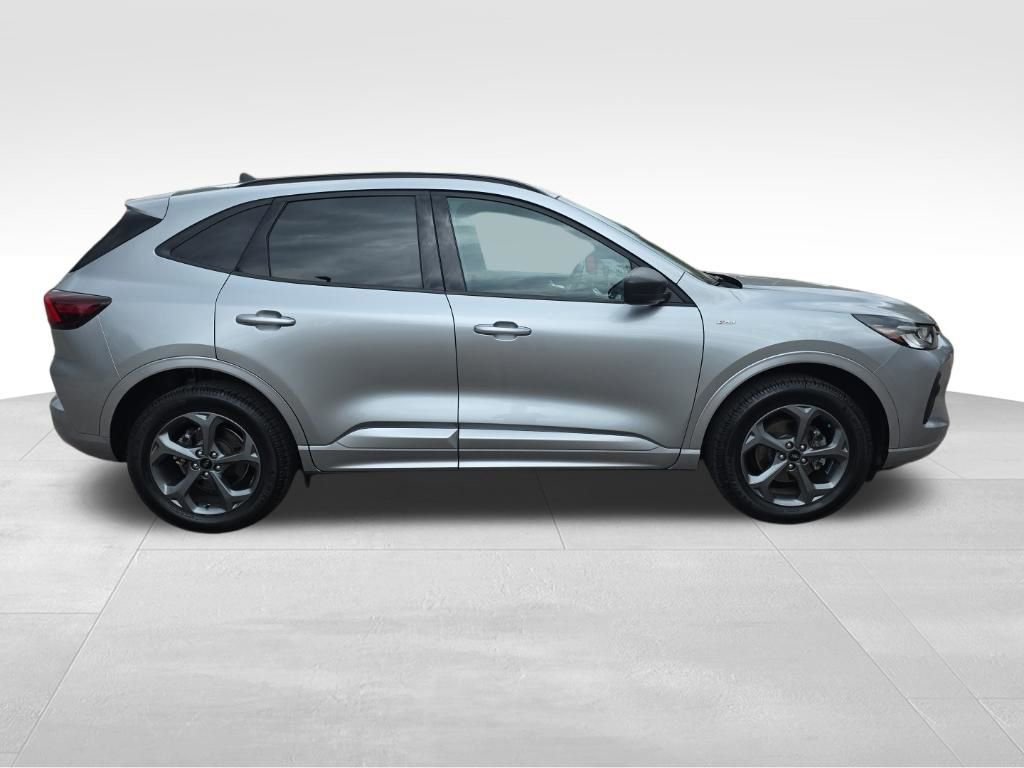 Certified 2024 Ford Escape ST-Line w/ Tech Pack #1 AWD/4WD image 4