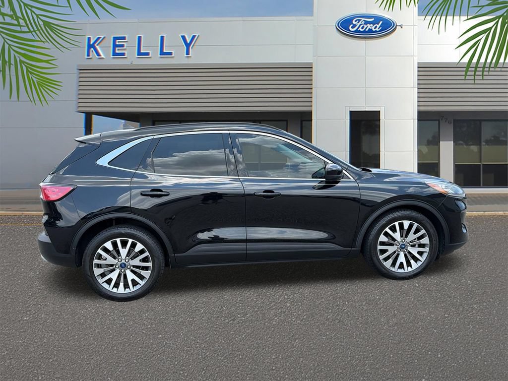 Certified 2022 Ford Escape Titanium FWD image 6