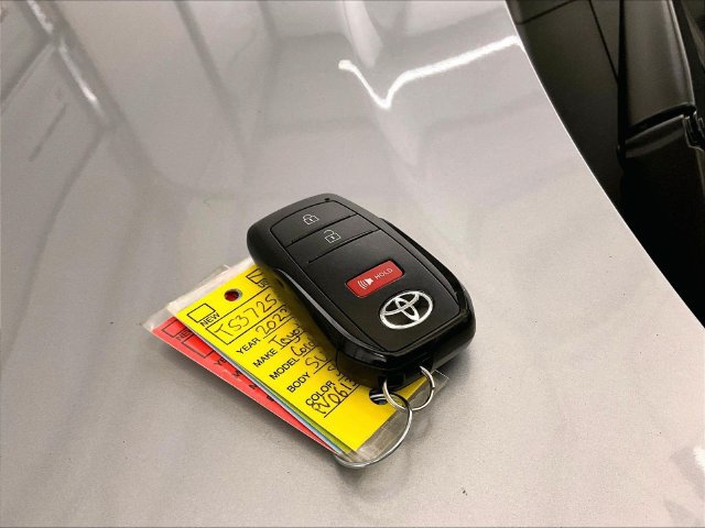 Used 2023 Toyota Corolla Cross LE AWD/4WD image 9