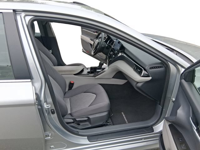 Used 2022 Toyota Camry LE FWD image 17
