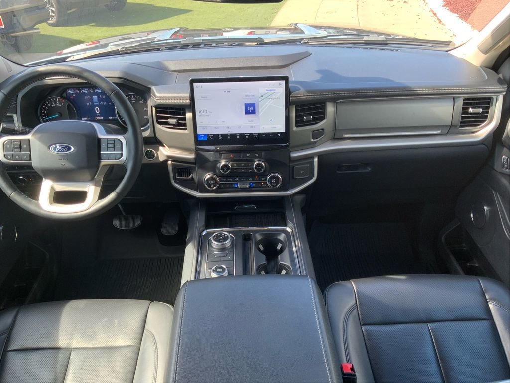 Certified 2023 Ford Expedition XLT image 18