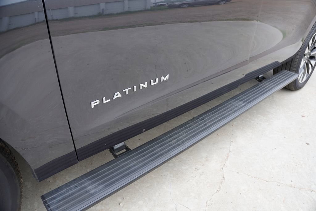 Certified 2025 Ford Expedition Max Platinum w/ Driver's Package AWD/4WD image 14