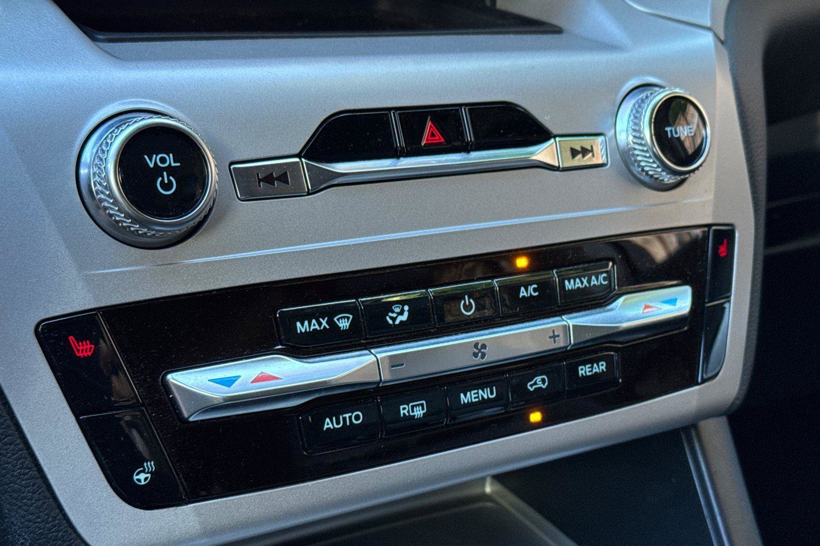 Certified 2023 Ford Explorer XLT w/ Equipment Group 202A image 17