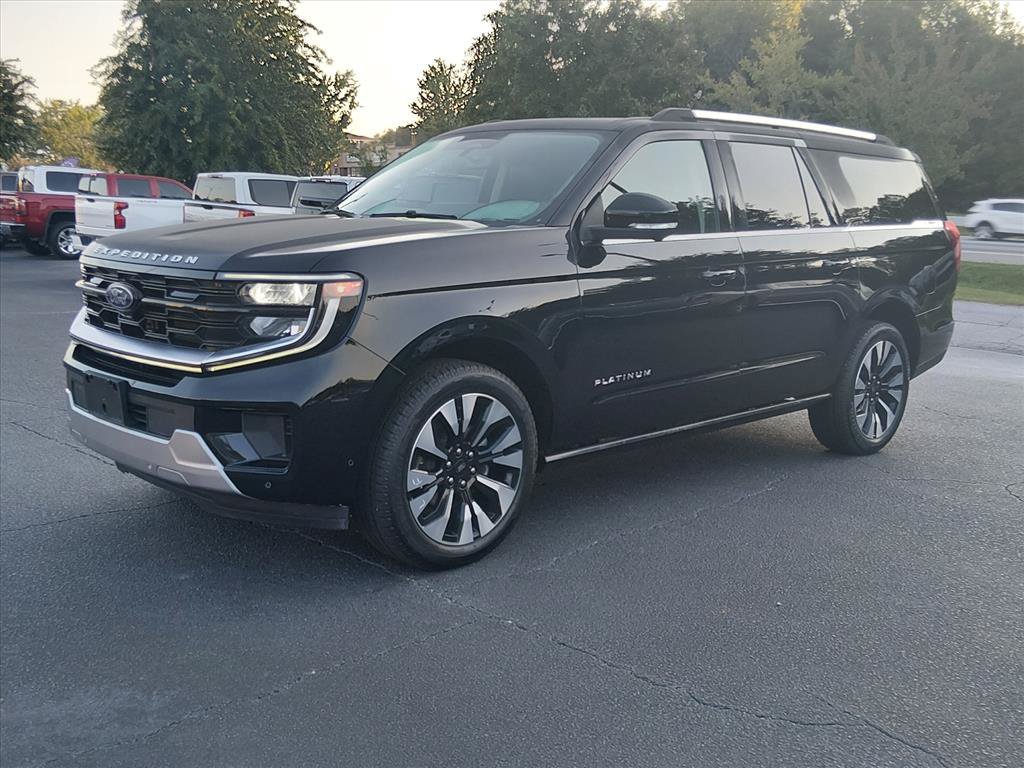 Certified 2025 Ford Expedition Max Platinum w/ Driver's Package AWD/4WD image 8
