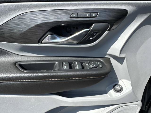 Used 2020 GMC Terrain SLT w/ Preferred Package AWD/4WD image 19
