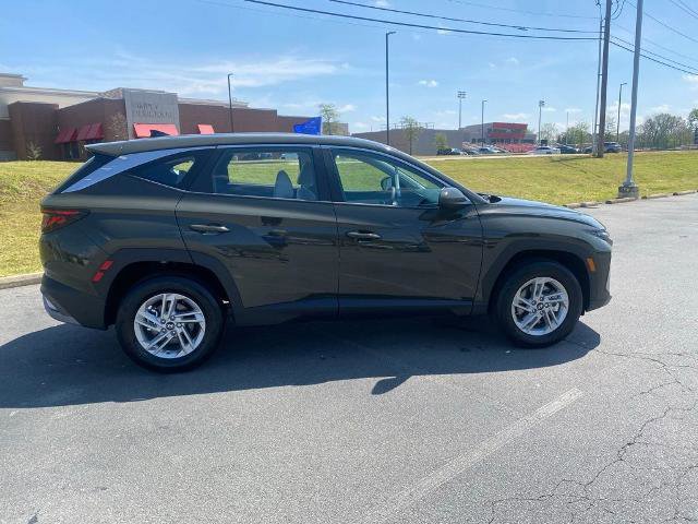 Used 2025 Hyundai Tucson SE image 6