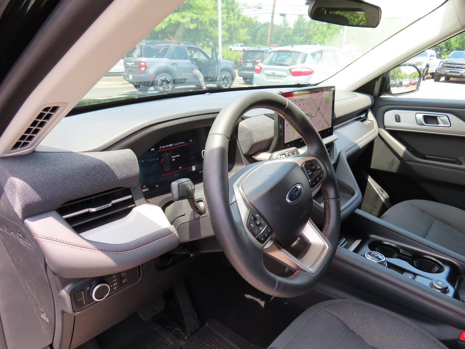 Certified 2025 Ford Explorer Active AWD/4WD image 18