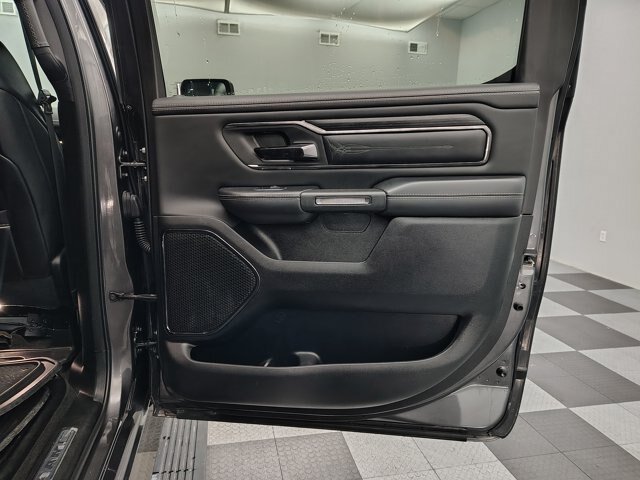 Used 2022 RAM 1500 Limited w/ Body Color Bumper Group AWD/4WD image 34
