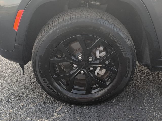 Used 2024 Jeep Grand Cherokee Altitude RWD image 10