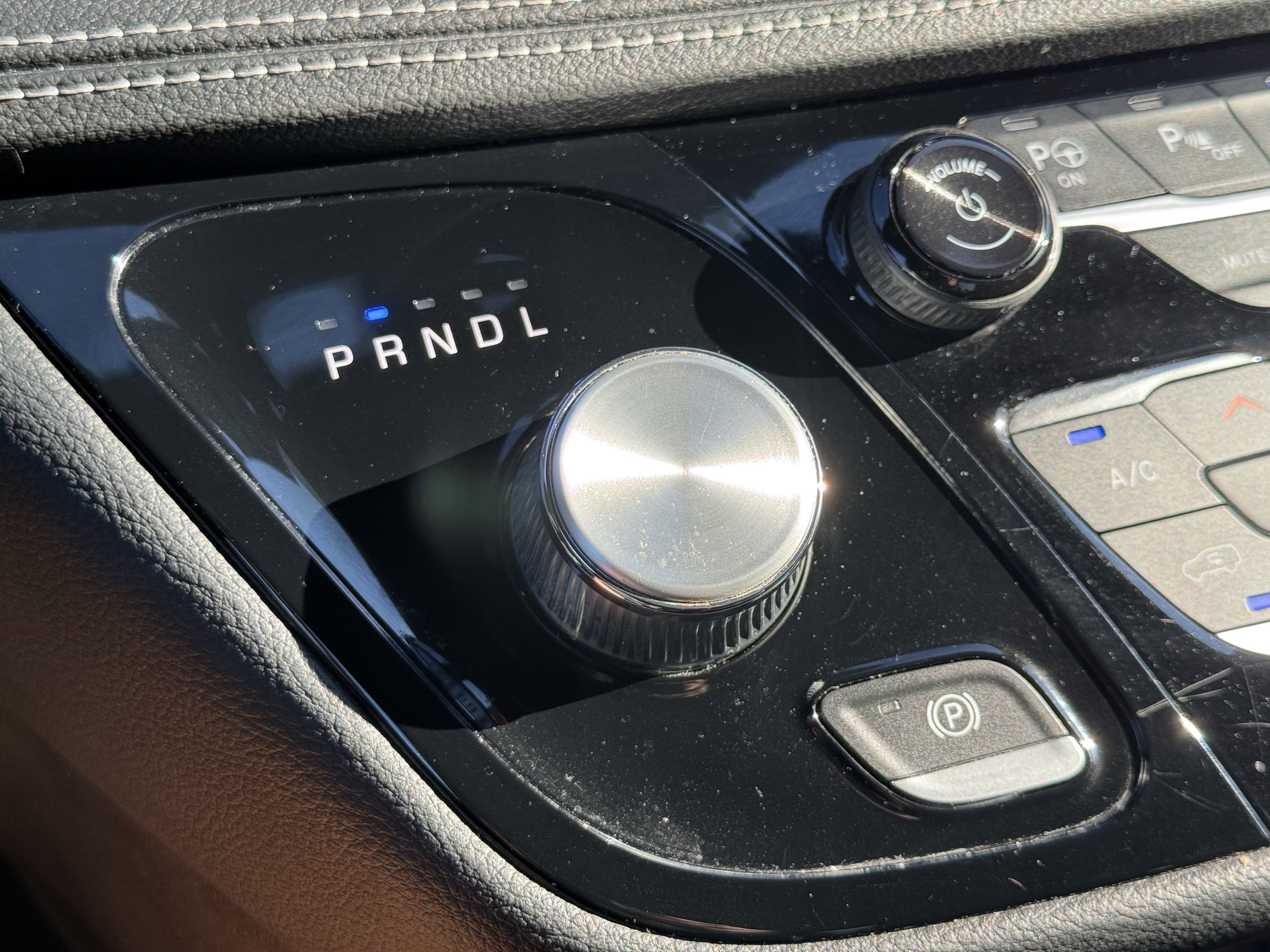 Used 2020 Chrysler Pacifica Limited w/ Advanced Safetytec Group image 32