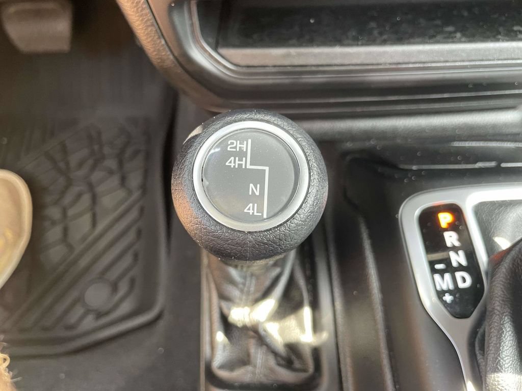 Used 2018 Jeep Wrangler Unlimited Sport AWD/4WD image 23