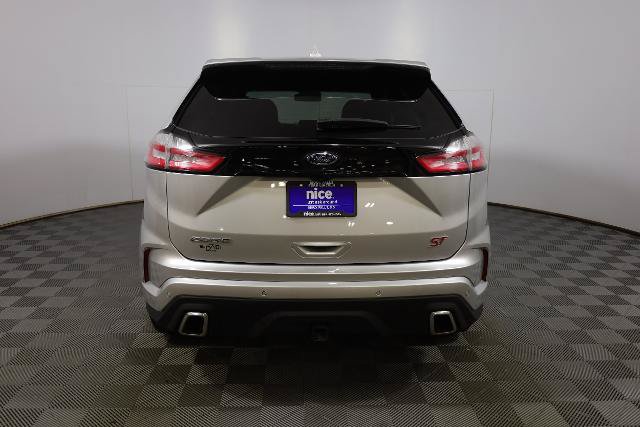 Certified 2019 Ford Edge ST w/ Cold Weather Package AWD/4WD image 7