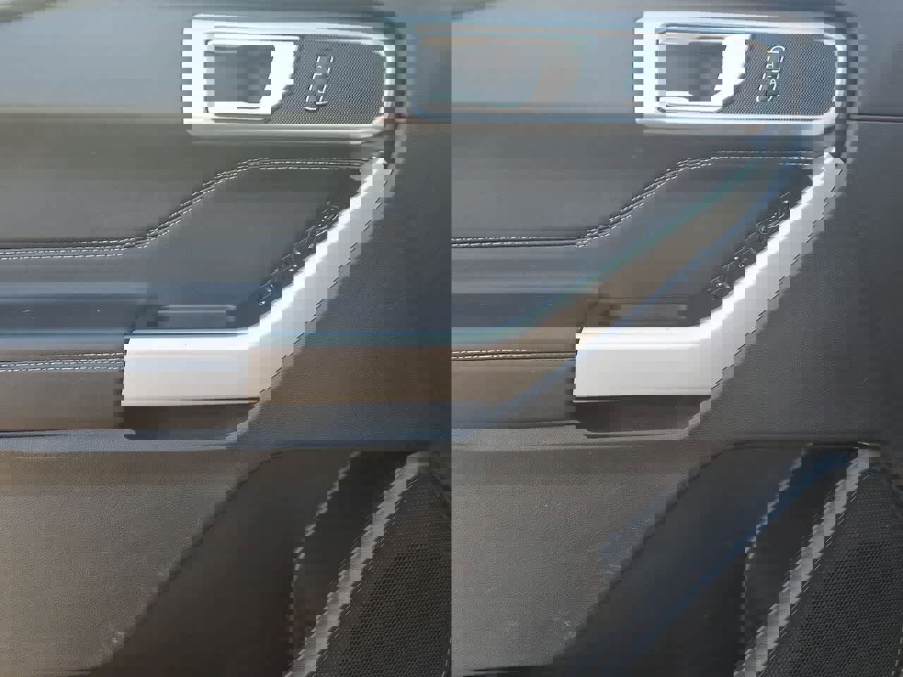 Certified 2023 Ford Explorer XLT image 16